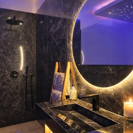 T2 Jacuzzi Privé Les Charmettes *
